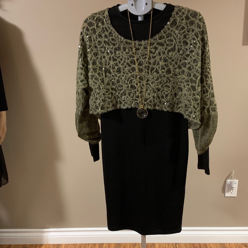 Khaki Green Lace Overlay Top Women's Size Small